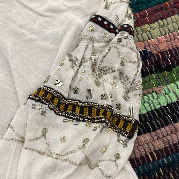 Free People Ivory Beaded Give Him The Cold Shoulder Blouse Size Medium - Picture 6 of 10